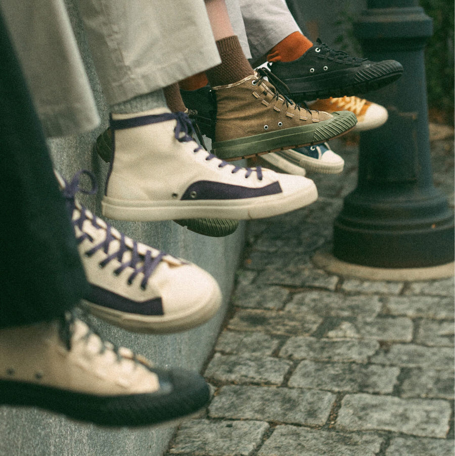 Fall Footwear Guide: How to Style Denim, Flannel & Leather With Your Flyers